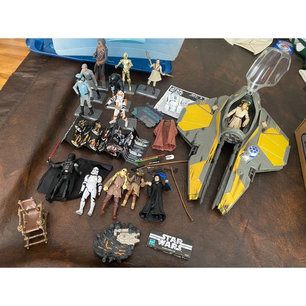 Star Wars Collection Obi-Wan Kenobi ship & 13 collectible figurines Princess Lei